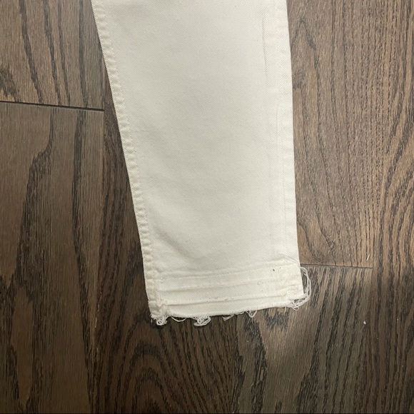 H&M Slight Distressed White Jeans - Picture 5 of 7
